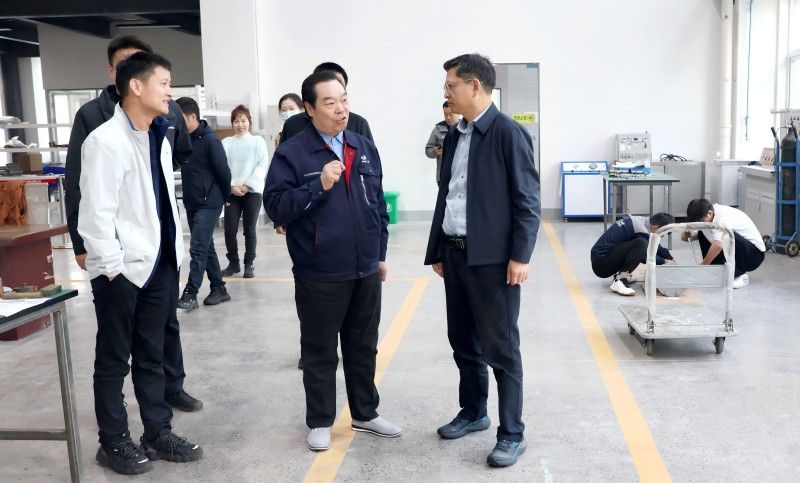 �������쵼������j9.com��ҵ�ֳ����ж�������